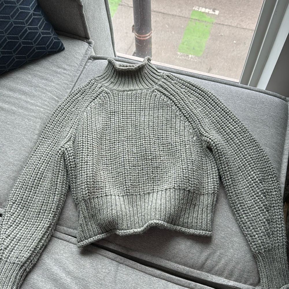 Green knitted H&M sweater